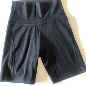 Like New AE biker shorts